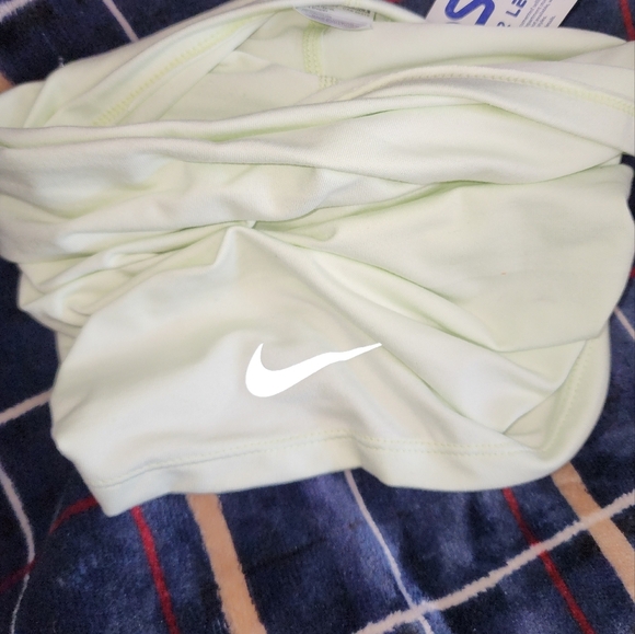 Nike Neck Wrap UNISEX - Picture 2 of 2